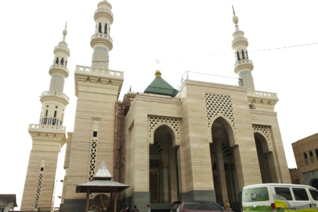 Masjid Suciati Saliman, sumber : google.com