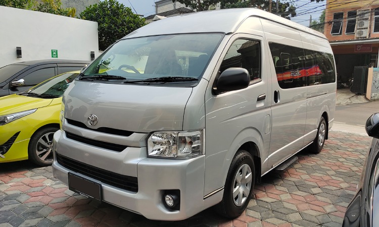 Kelebihan Hiace Commuter, Sumber: rainbowrentcar.com