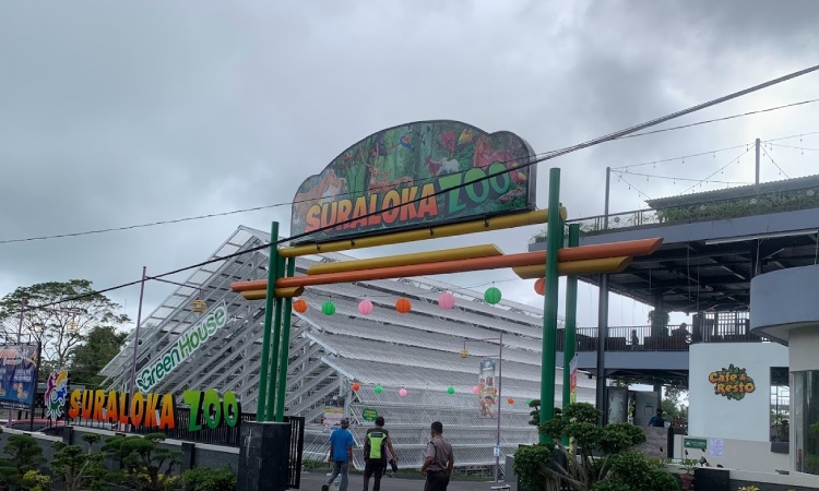 Suraloka Zoo, Sumber: google pics