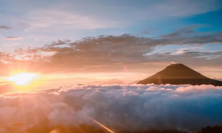Bukit Sikunir, Sumber: wisatamilenial.com