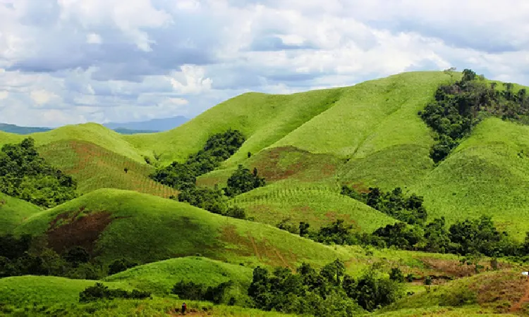 Bukit Teletubbies Bromo, Sumber: bravaradio.com