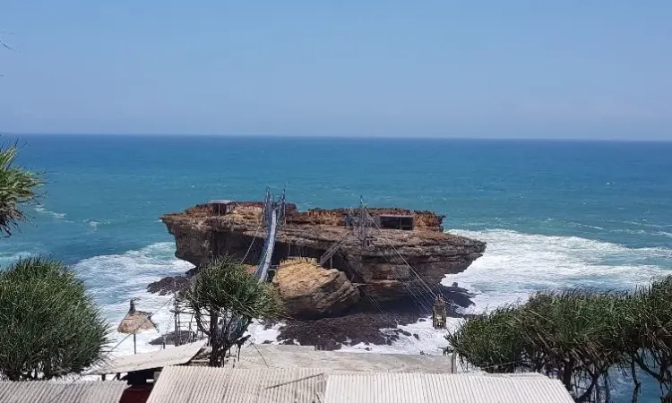 Pantai wisata Timang, Sumber: travelapak.id
