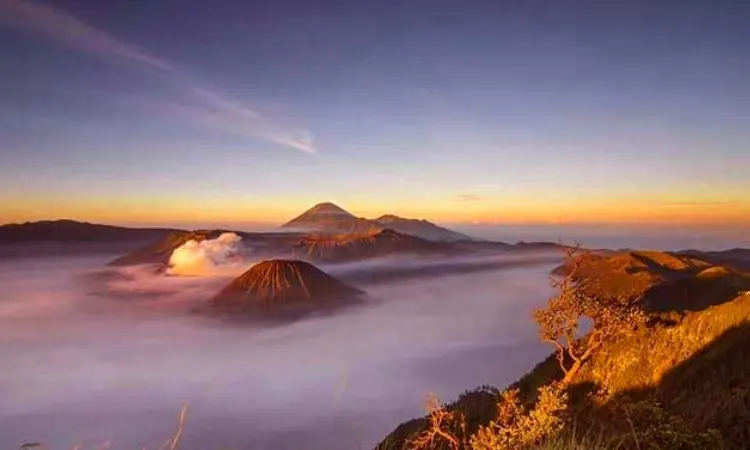 Spot sunrise, Sumber: ijenbromotours