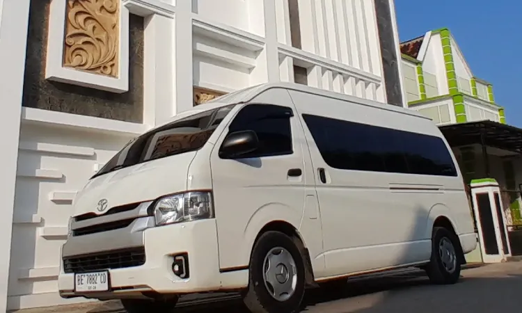 Mobil hiace liburan, Sumber: vercel.app