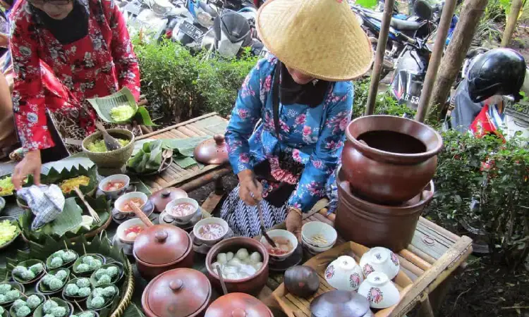 Aktivitas di Pasar Kebon Watugede Magelang, Sumber: idntimes.com