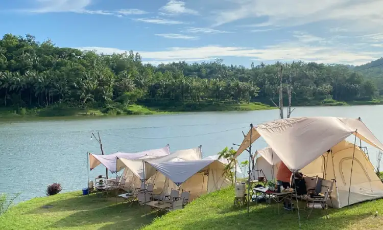 Glamping Sermo, Sumber: instagram.com