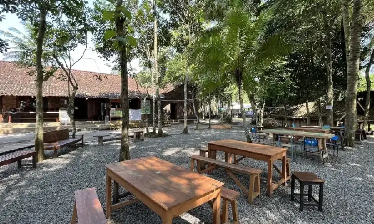 Resto Alam Kreo, Sumber: arifsetiawan.com
