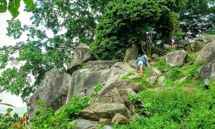 Watu Gudril, Sumber: wikipedia.com