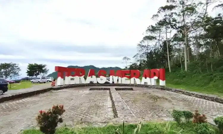 Teras Merapi, Sumber: hargacampur.com